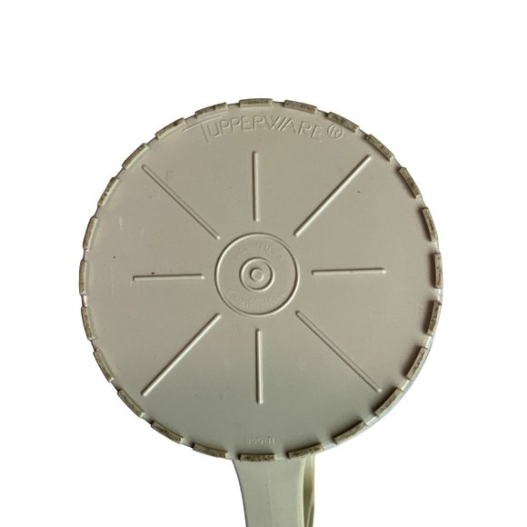 Vintage‎ Tupperware Ivory Plastic Pitcher with Push Button Lid - Picture 3 of 5